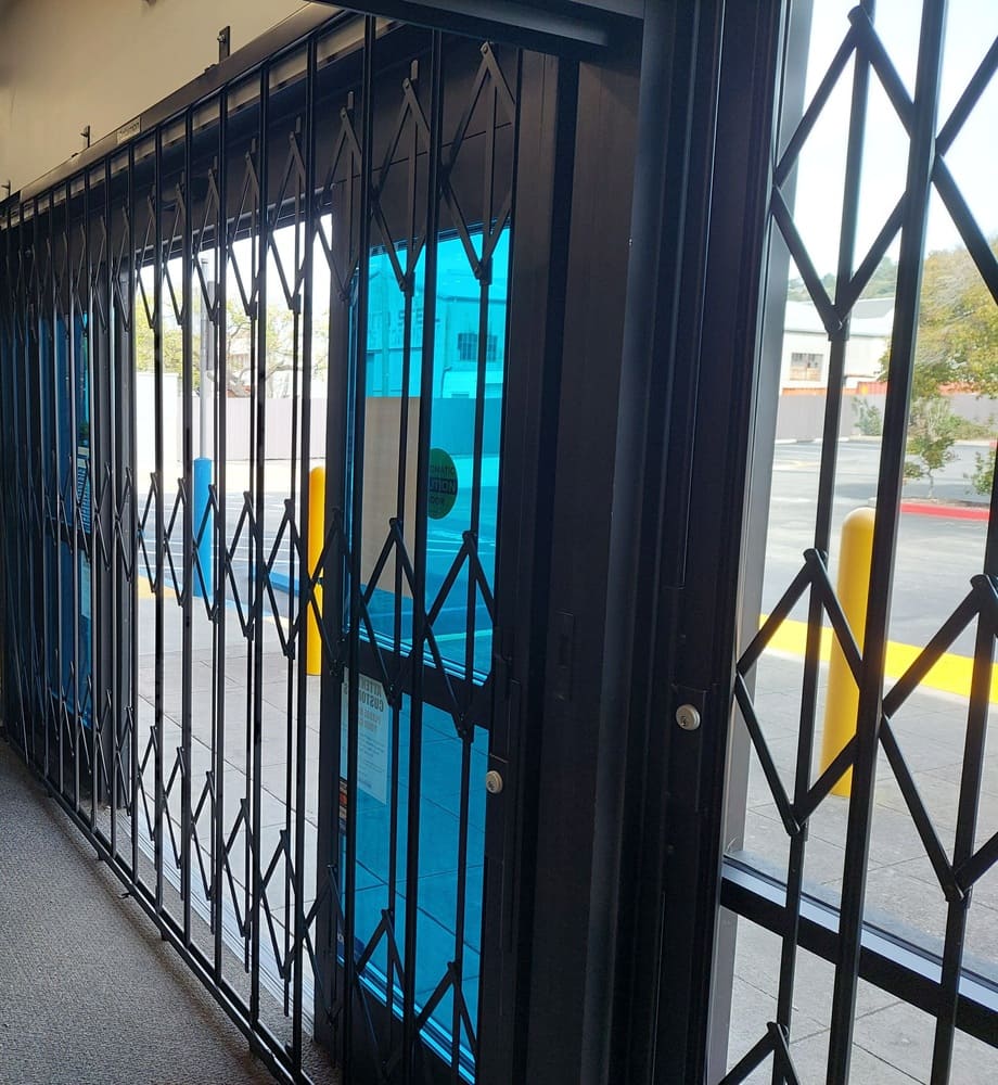folding gate scissor gate
