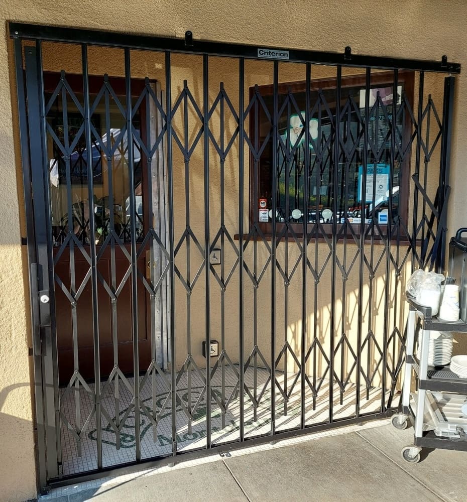 folding gate scissor gate