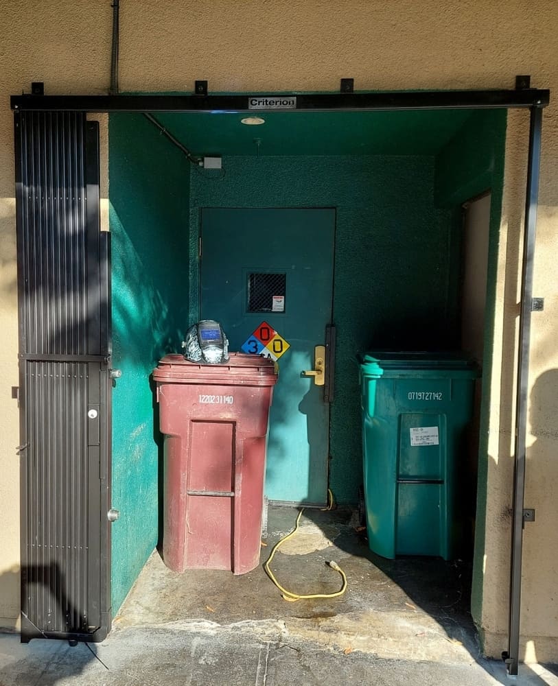 folding gate scissor gate