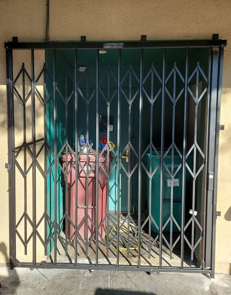 folding gate scissor gate