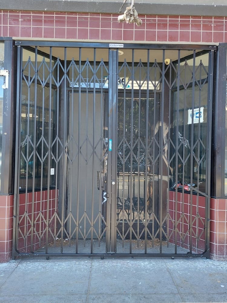 folding gate scissor gate