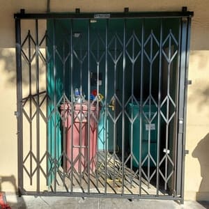 folding gate scissor gate