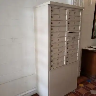 Parcel Locker Encinal Basin