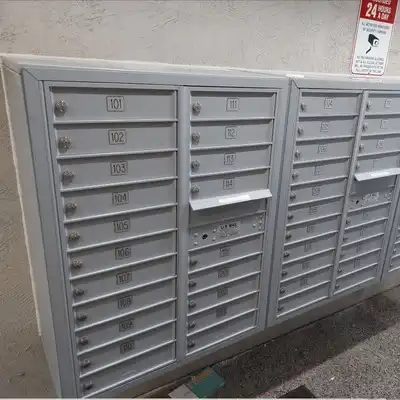 Parcel Locker Fallen Leaf Park